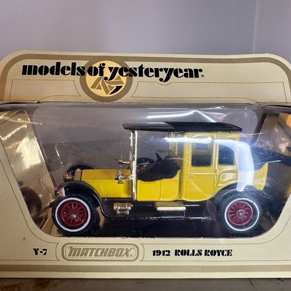 MIB Matchbox Models of Yesteryear 1912 Rolls Royce Y-7 Yellow / Black. - Picture 7 of 10
